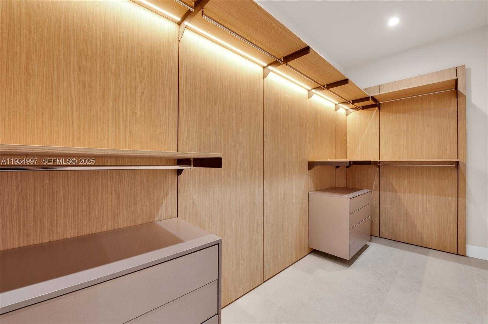 Small Image of 921 NORTH EAST 17TH TER #B, Fort Lauderdale Number 32