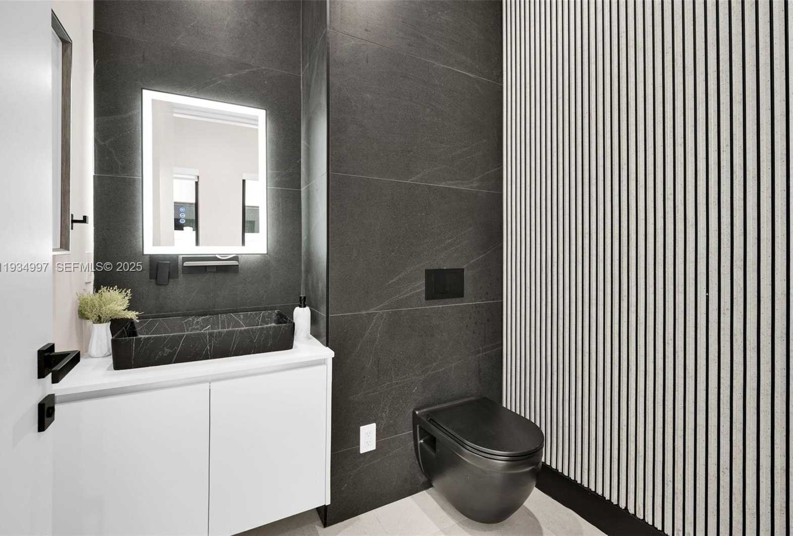 Small Image of 921 NORTH EAST 17TH TER #B, Fort Lauderdale Number 41