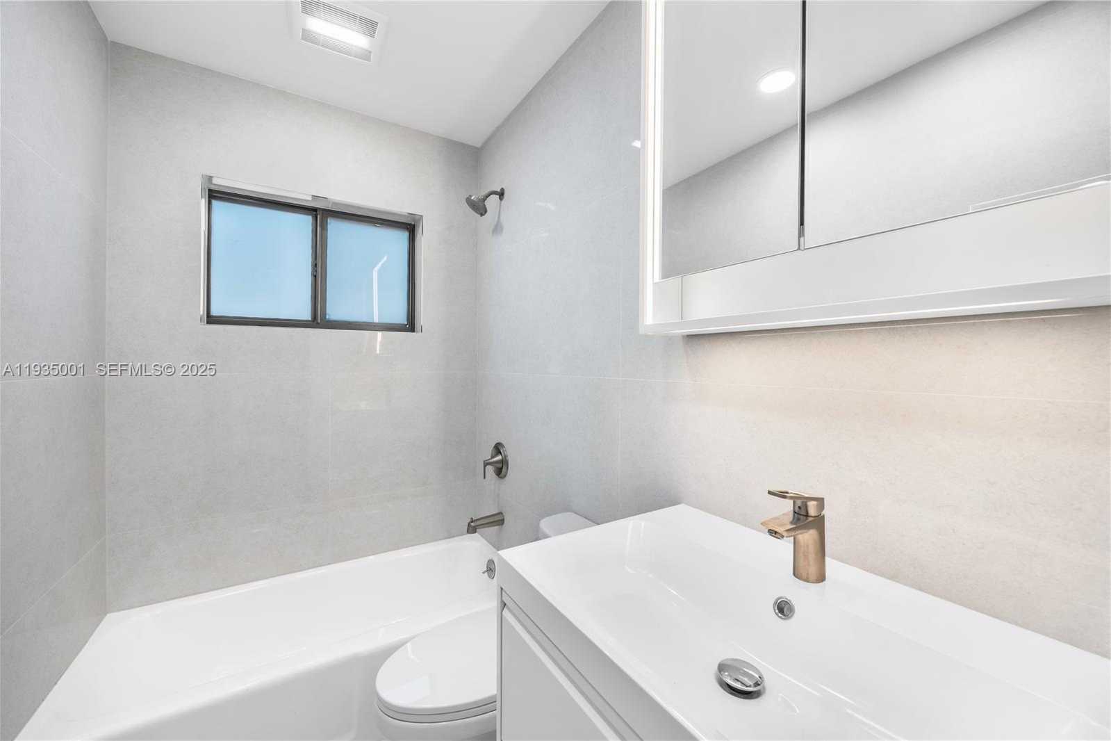 Small Image of 218 SOUTH EAST 2ND ST, Dania Beach Number 24