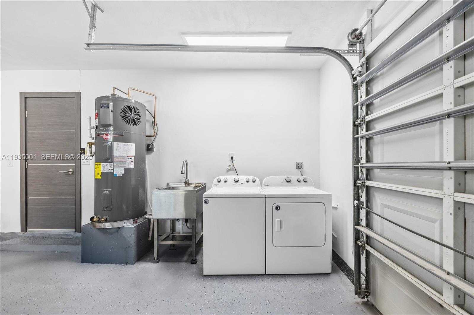 Small Image of 218 SOUTH EAST 2ND ST, Dania Beach Number 33