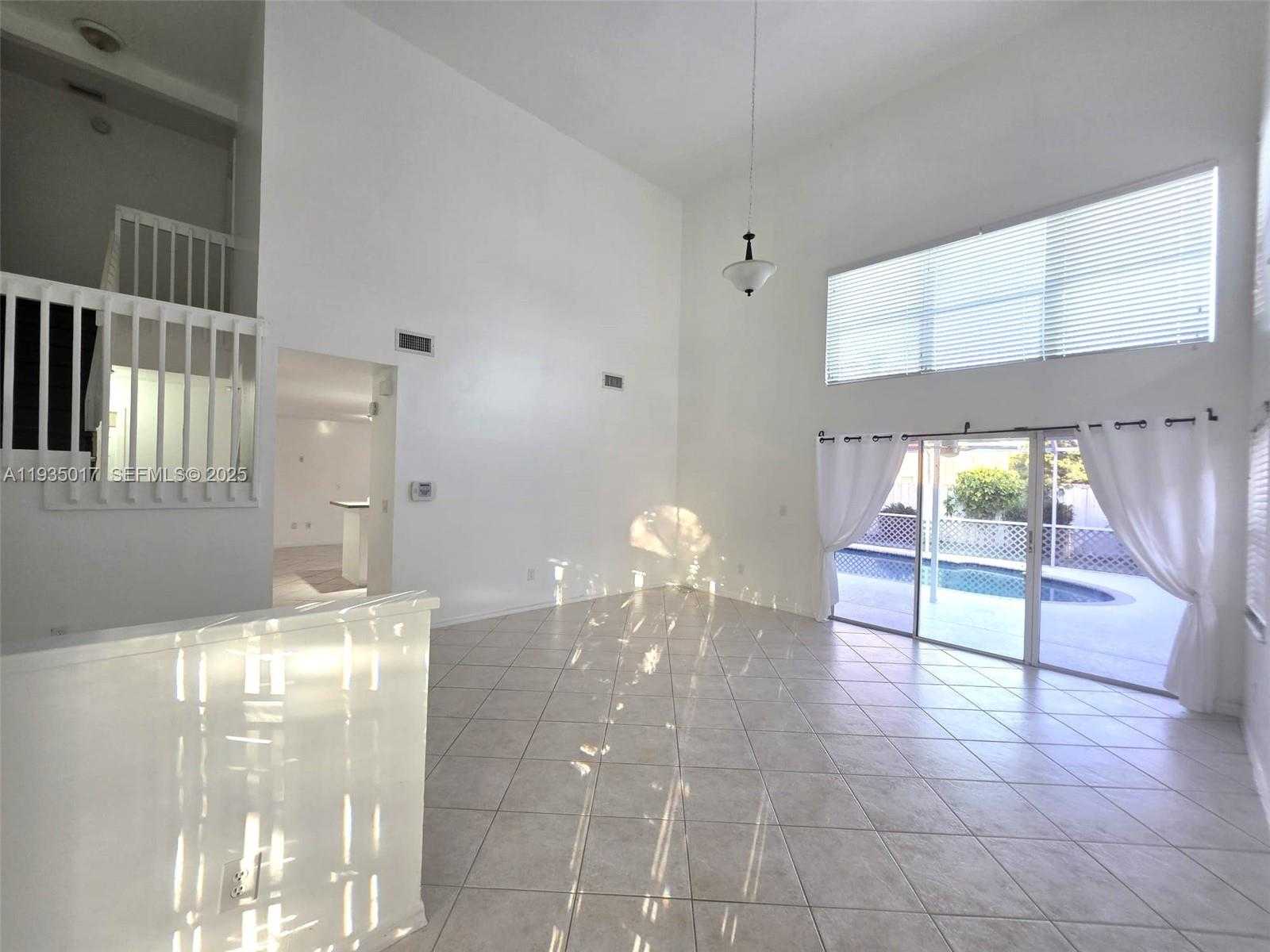 Small Image of 640 ROCK HILL AVE, Davie Number 6