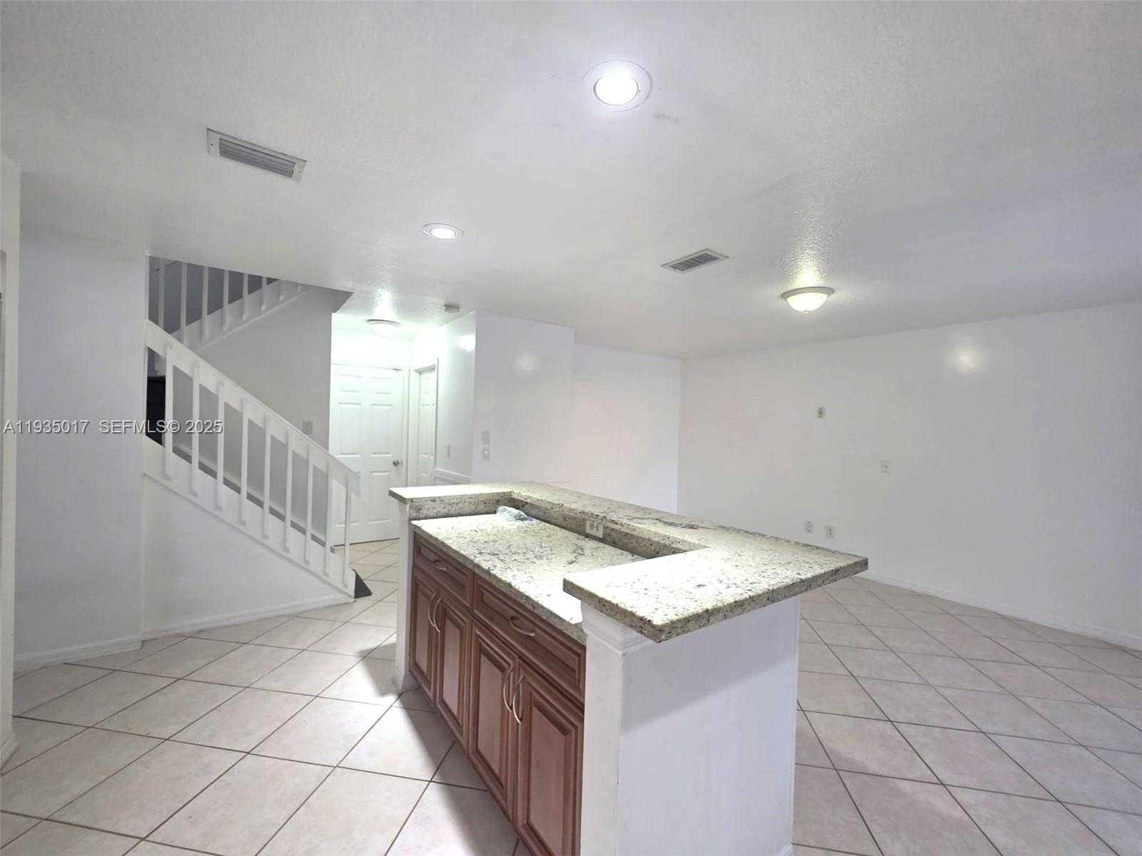 Small Image of 640 ROCK HILL AVE, Davie Number 7