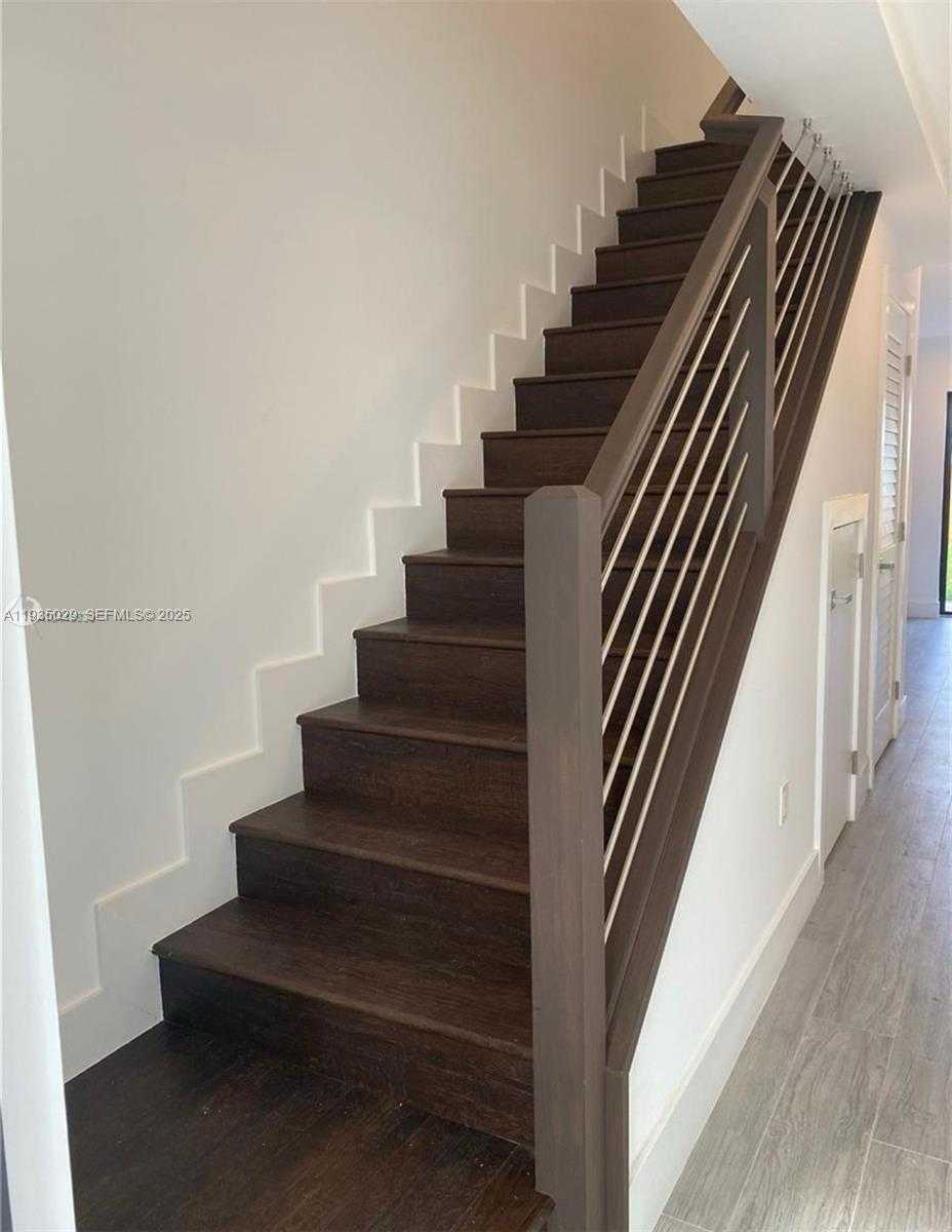 Small Image of 3721 SOUTH WEST 88TH PL #B, Miami Number 3