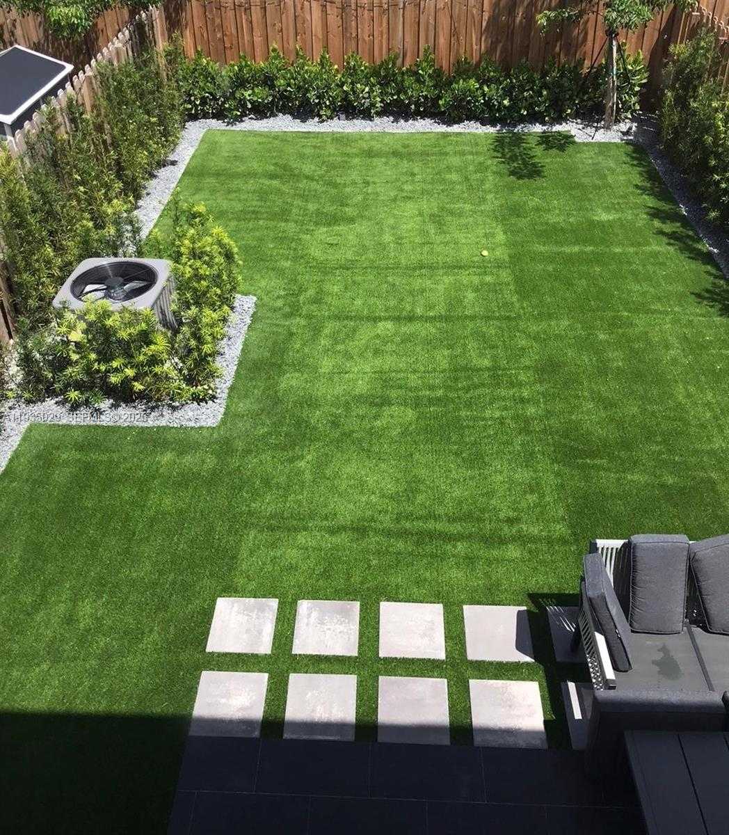 Small Image of 3721 SOUTH WEST 88TH PL #B, Miami Number 5