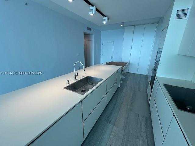 Small Image of 900 BISCAYNE BLVD #5605, Miami Number 16