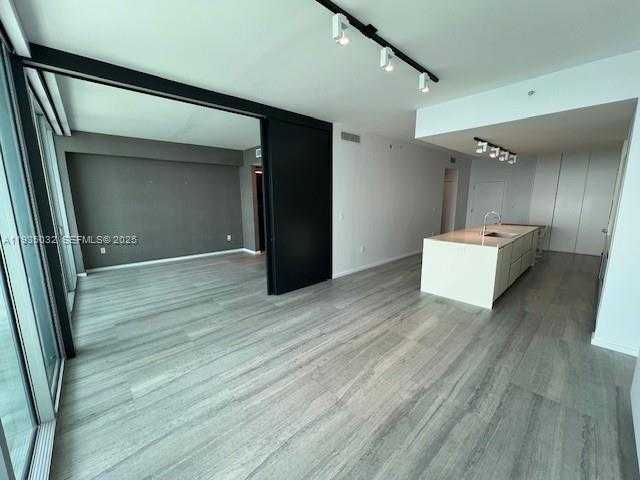 Small Image of 900 BISCAYNE BLVD #5605, Miami Number 17