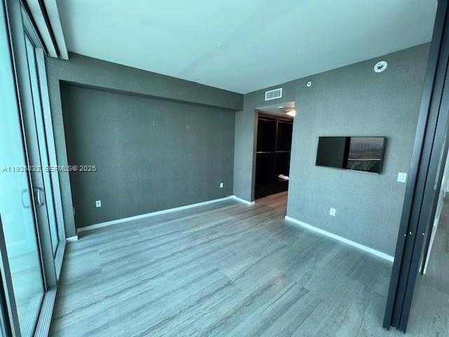 Small Image of 900 BISCAYNE BLVD #5605, Miami Number 19