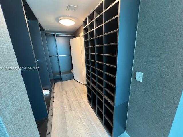 Small Image of 900 BISCAYNE BLVD #5605, Miami Number 20