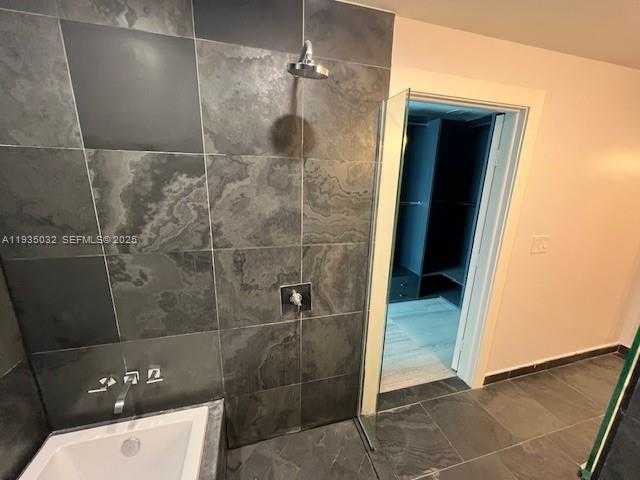 Small Image of 900 BISCAYNE BLVD #5605, Miami Number 27