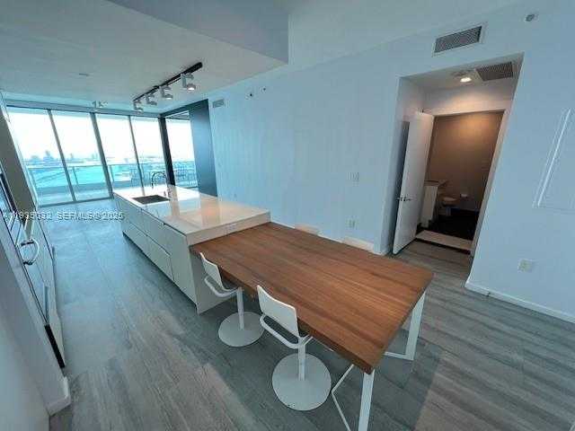 Small Image of 900 BISCAYNE BLVD #5605, Miami Number 5