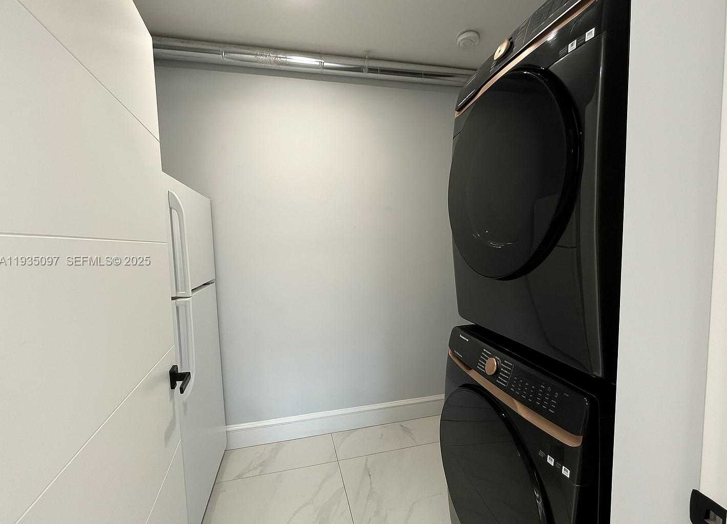 Small Image of 575 NORTH EAST 179TH DR, North Miami Beach Number 10