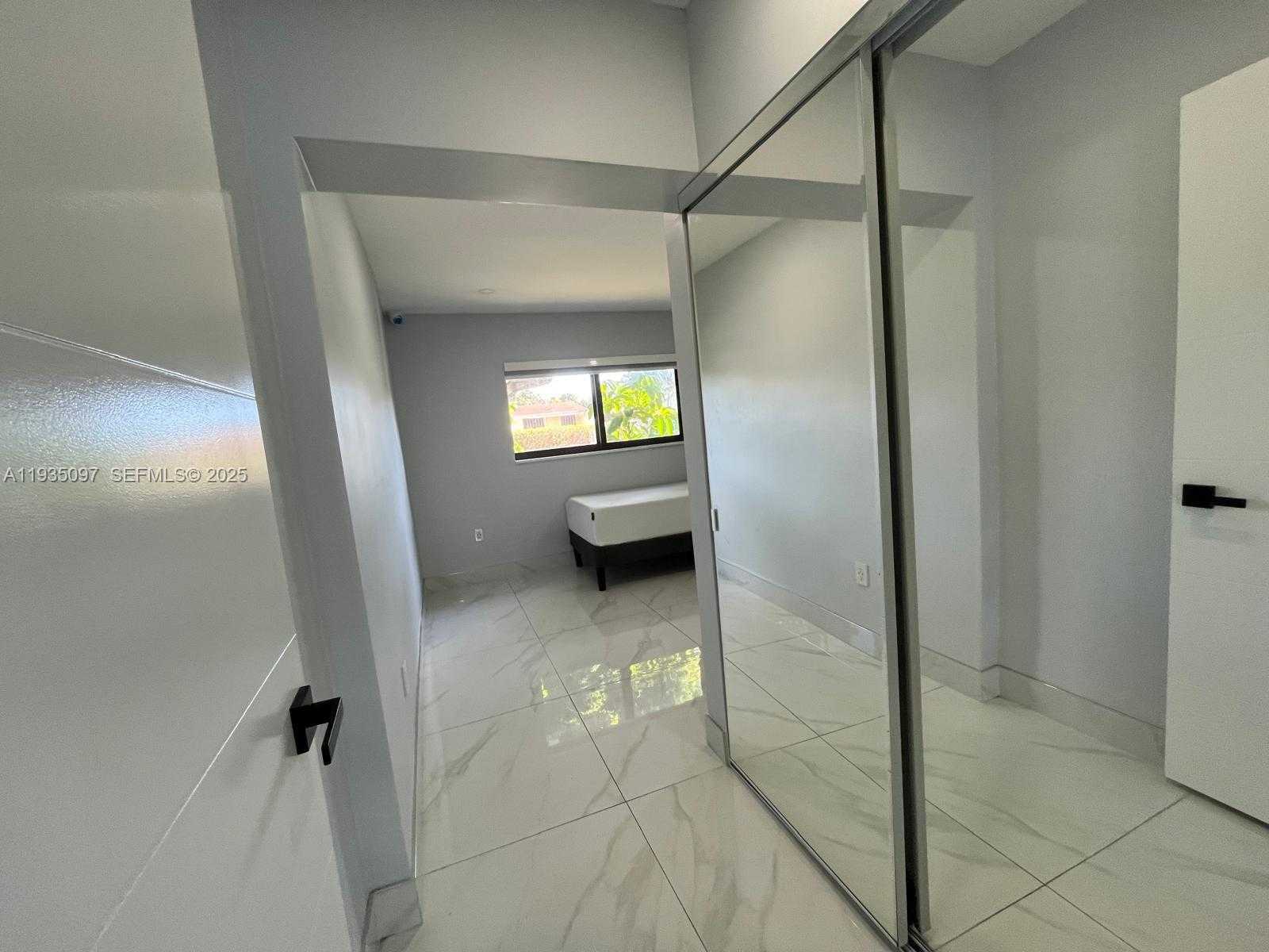 Small Image of 575 NORTH EAST 179TH DR, North Miami Beach Number 11