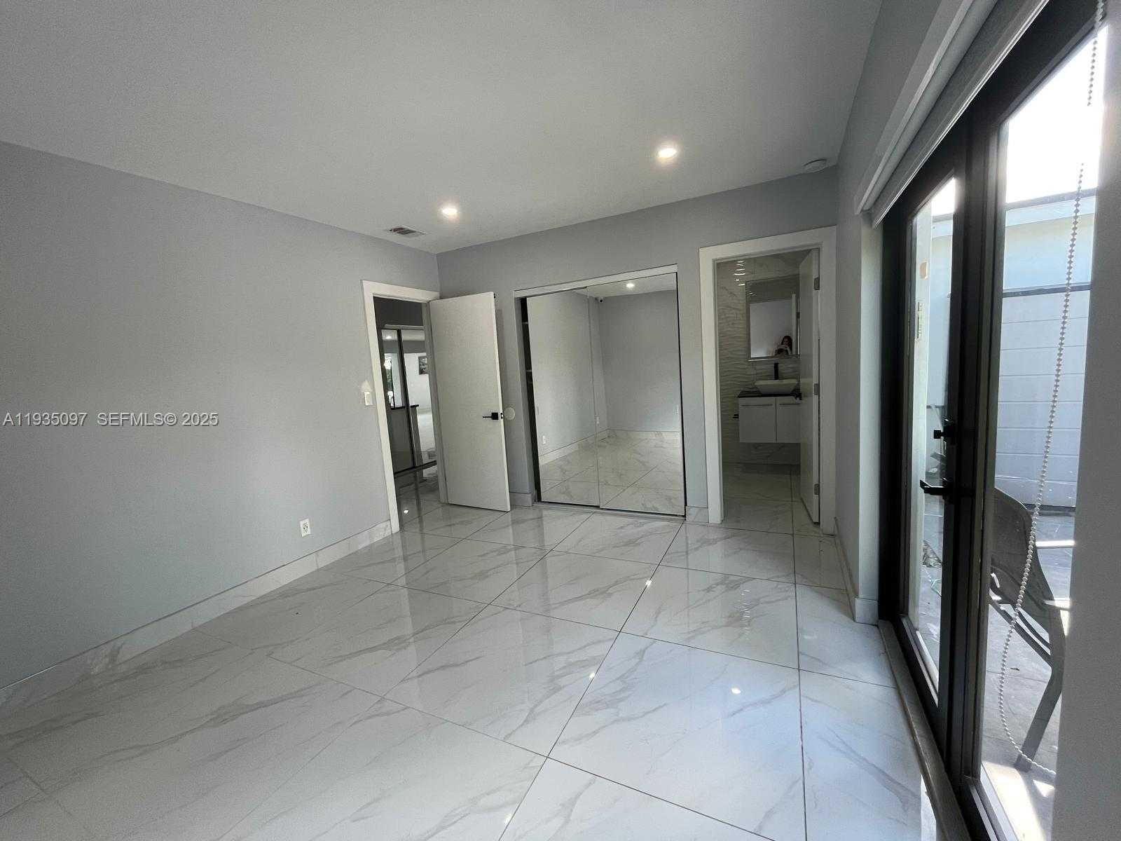 Small Image of 575 NORTH EAST 179TH DR, North Miami Beach Number 14