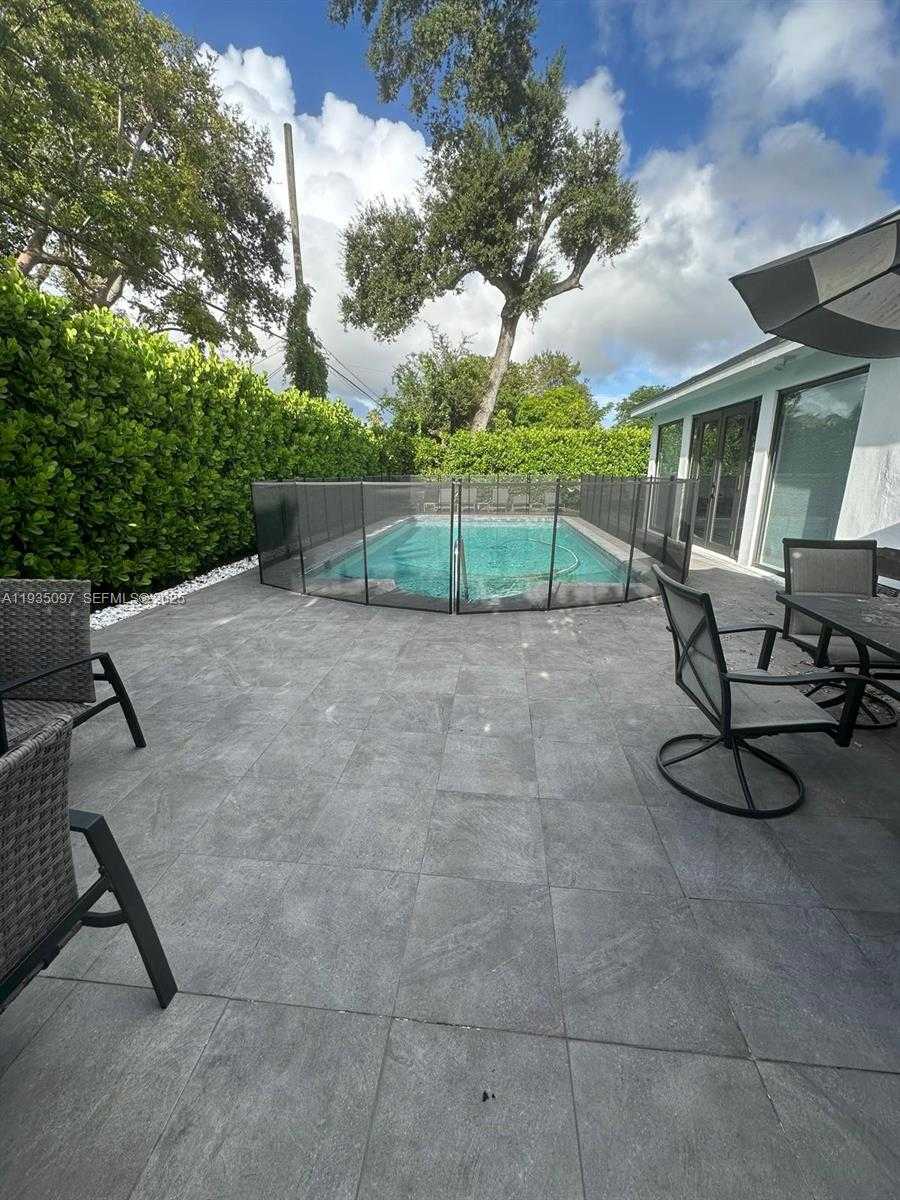 Small Image of 575 NORTH EAST 179TH DR, North Miami Beach Number 15