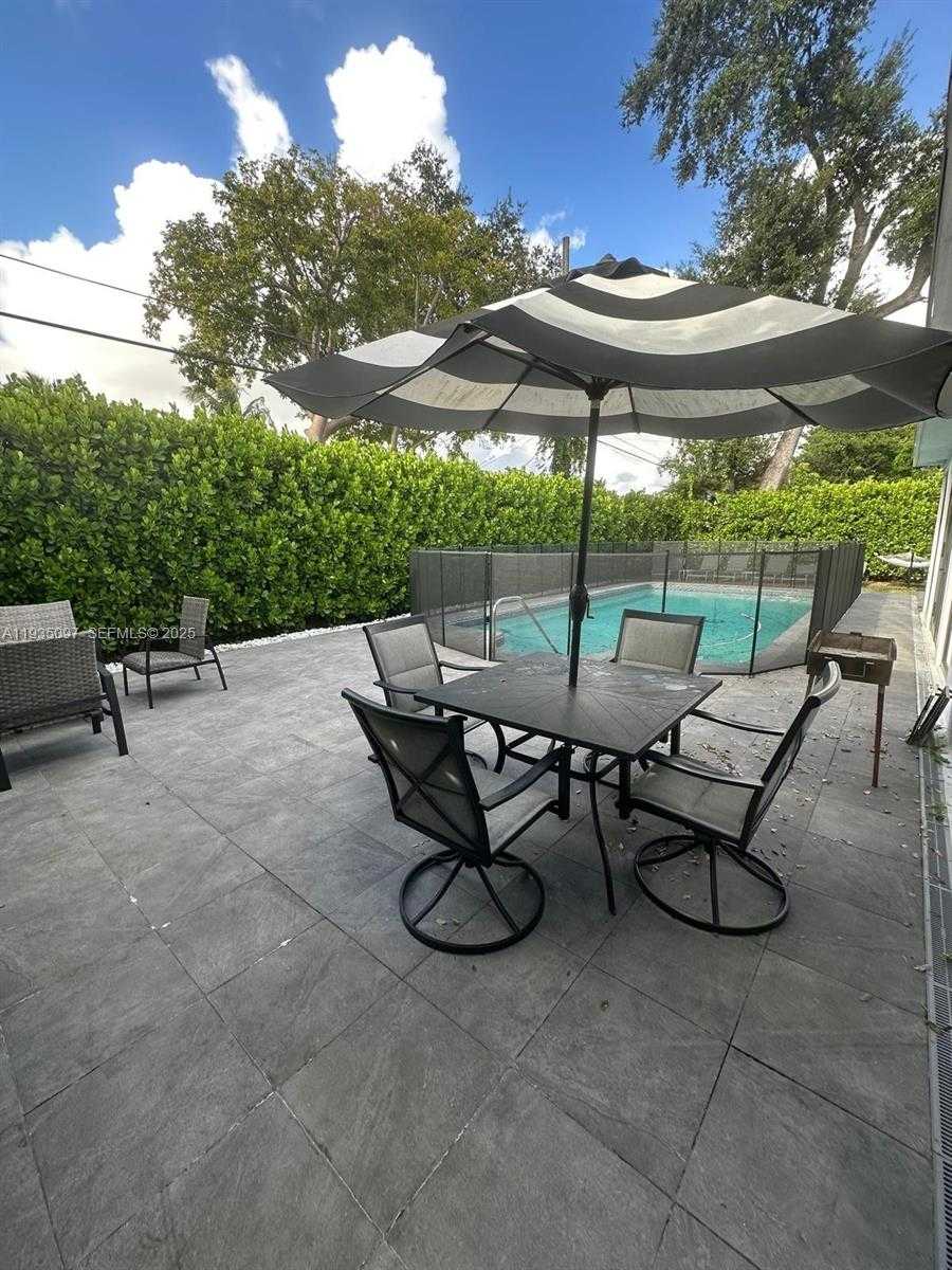 Small Image of 575 NORTH EAST 179TH DR, North Miami Beach Number 16