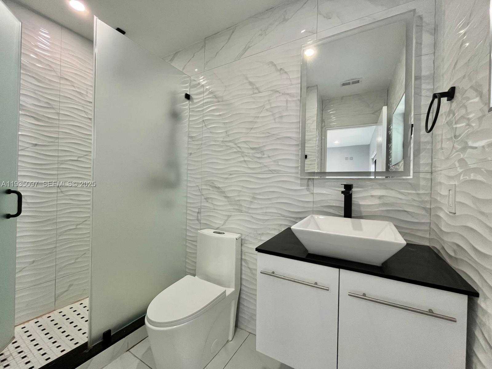 Small Image of 575 NORTH EAST 179TH DR, North Miami Beach Number 8