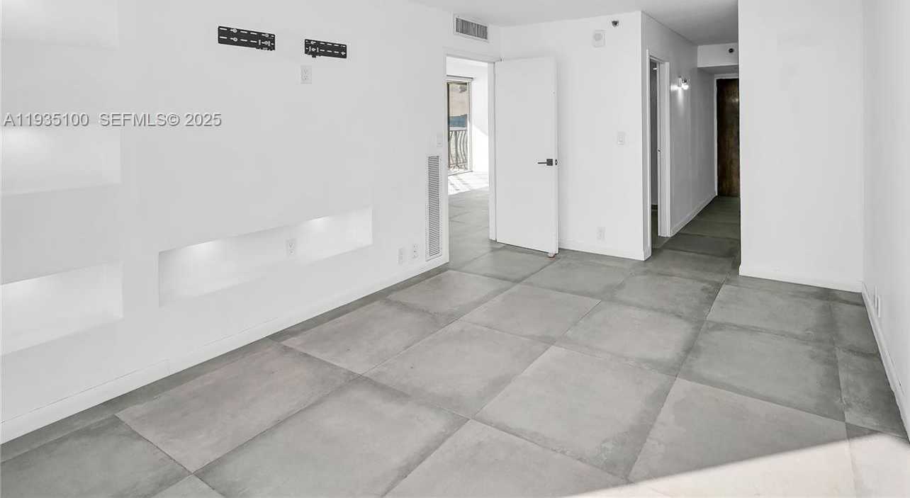 Small Image of 7601 EAST TREASURE DR #920, North Bay Village Number 12