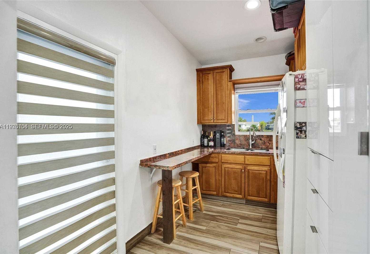 Small Image of 4185 SOUTH WEST 49TH CT, Dania Beach Number 11