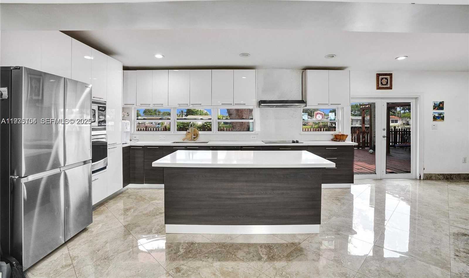 Small Image of 4185 SOUTH WEST 49TH CT, Dania Beach Number 4