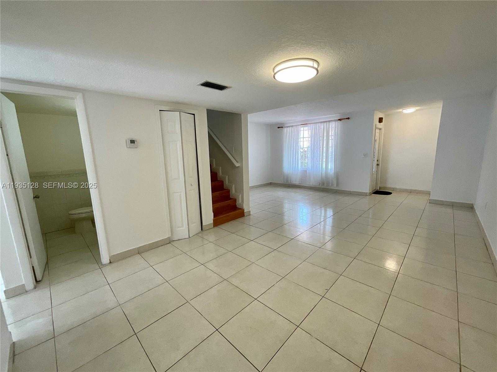 Small Image of 895 WEST 79TH PL, Hialeah Number 10