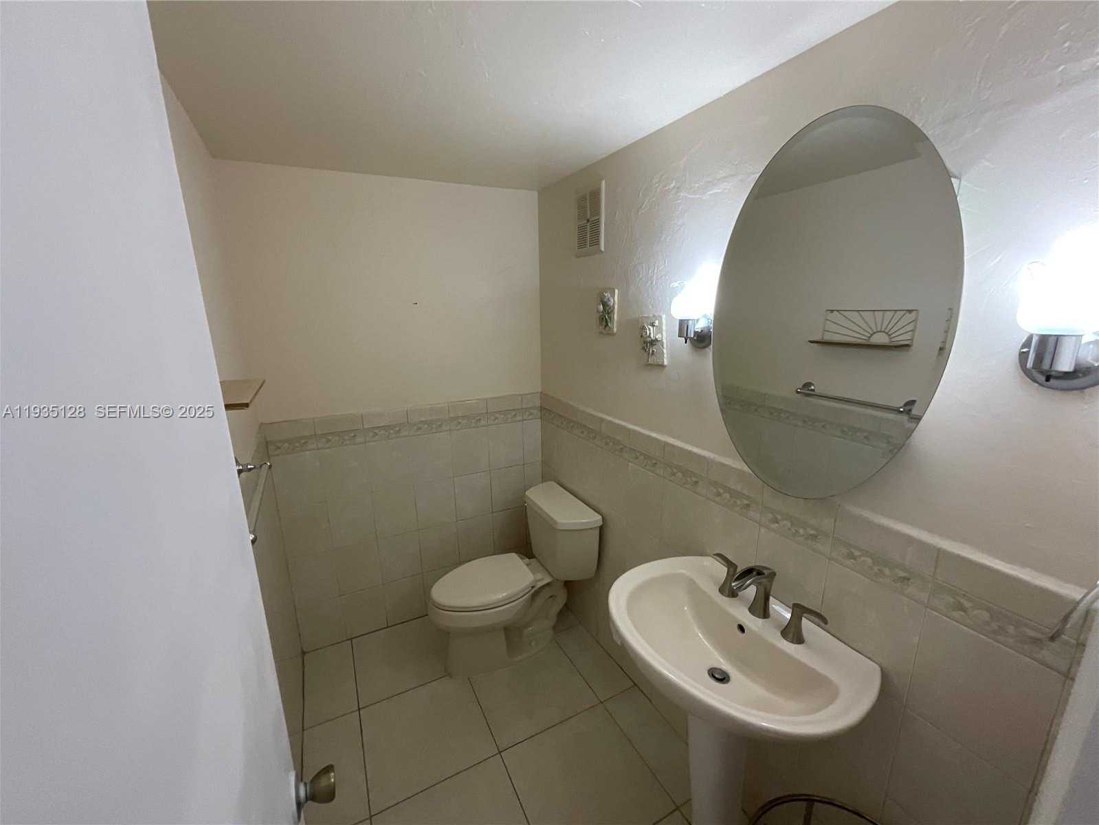Small Image of 895 WEST 79TH PL, Hialeah Number 11
