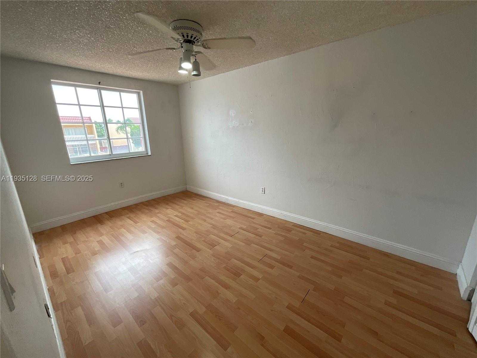 Small Image of 895 WEST 79TH PL, Hialeah Number 15