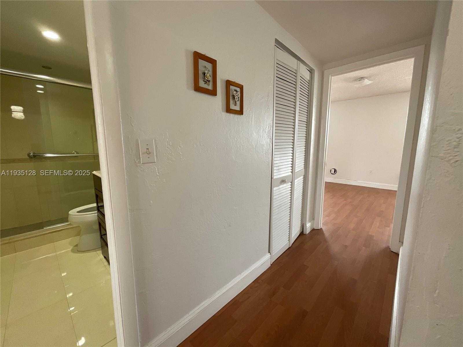 Small Image of 895 WEST 79TH PL, Hialeah Number 19