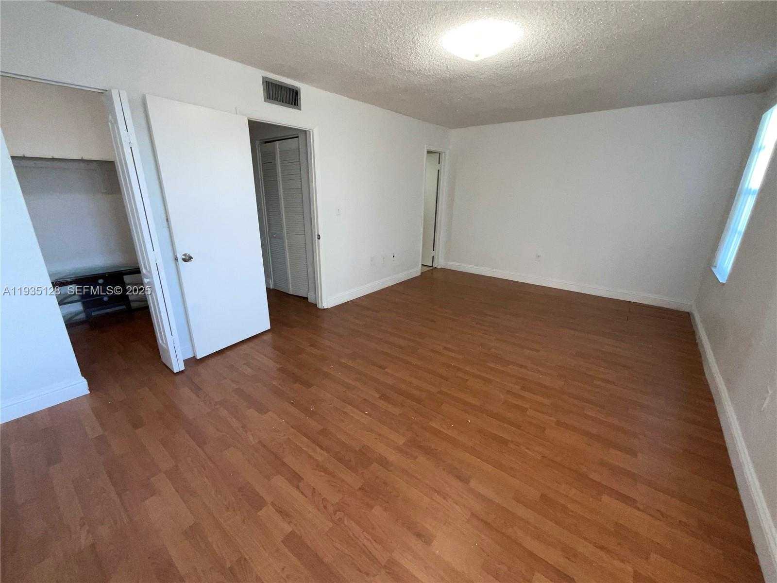 Small Image of 895 WEST 79TH PL, Hialeah Number 20