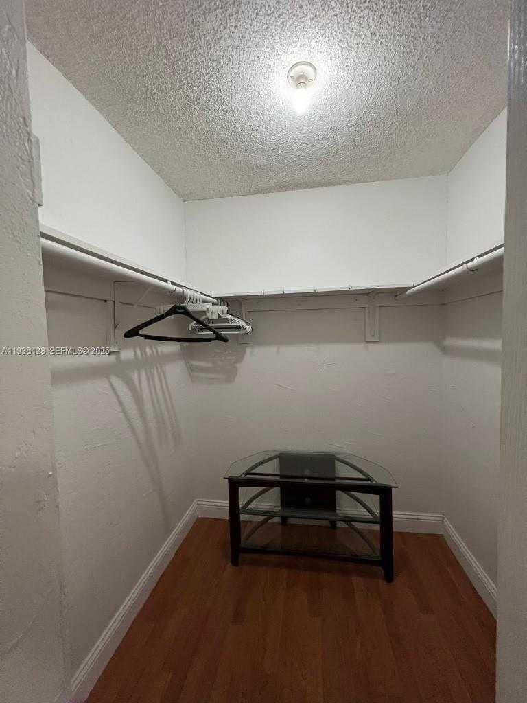 Small Image of 895 WEST 79TH PL, Hialeah Number 23