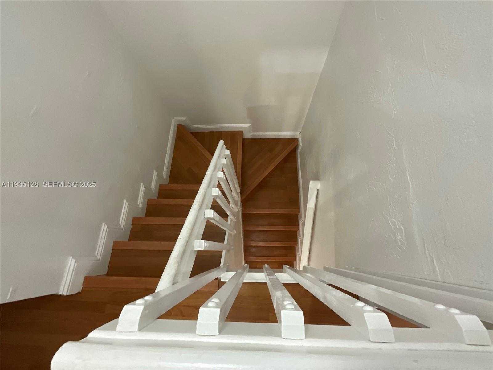 Small Image of 895 WEST 79TH PL, Hialeah Number 25