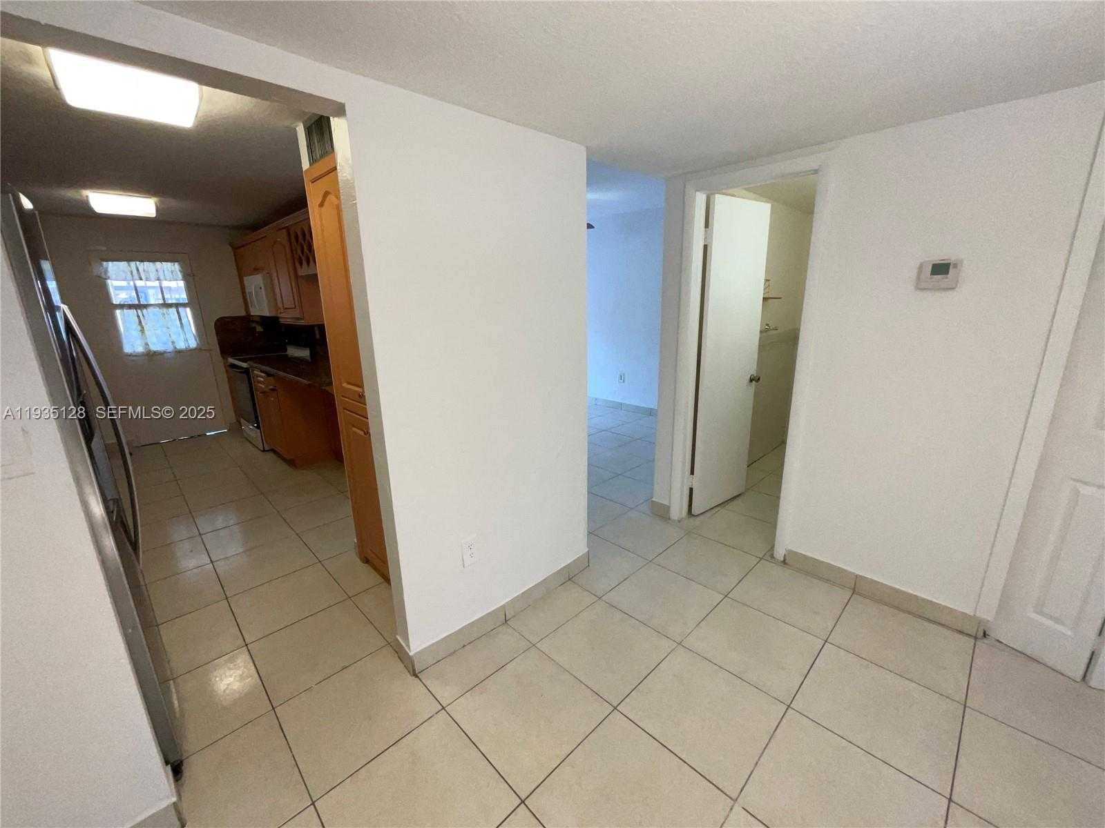 Small Image of 895 WEST 79TH PL, Hialeah Number 5