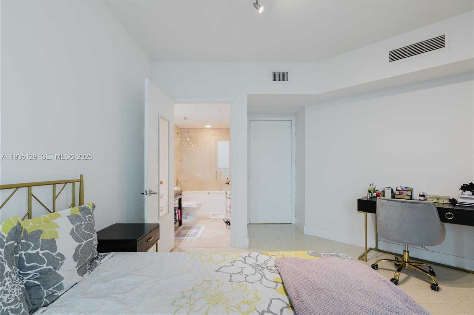 Small Image of 350 SOUTH MIAMI AVE #1814, Miami Number 12