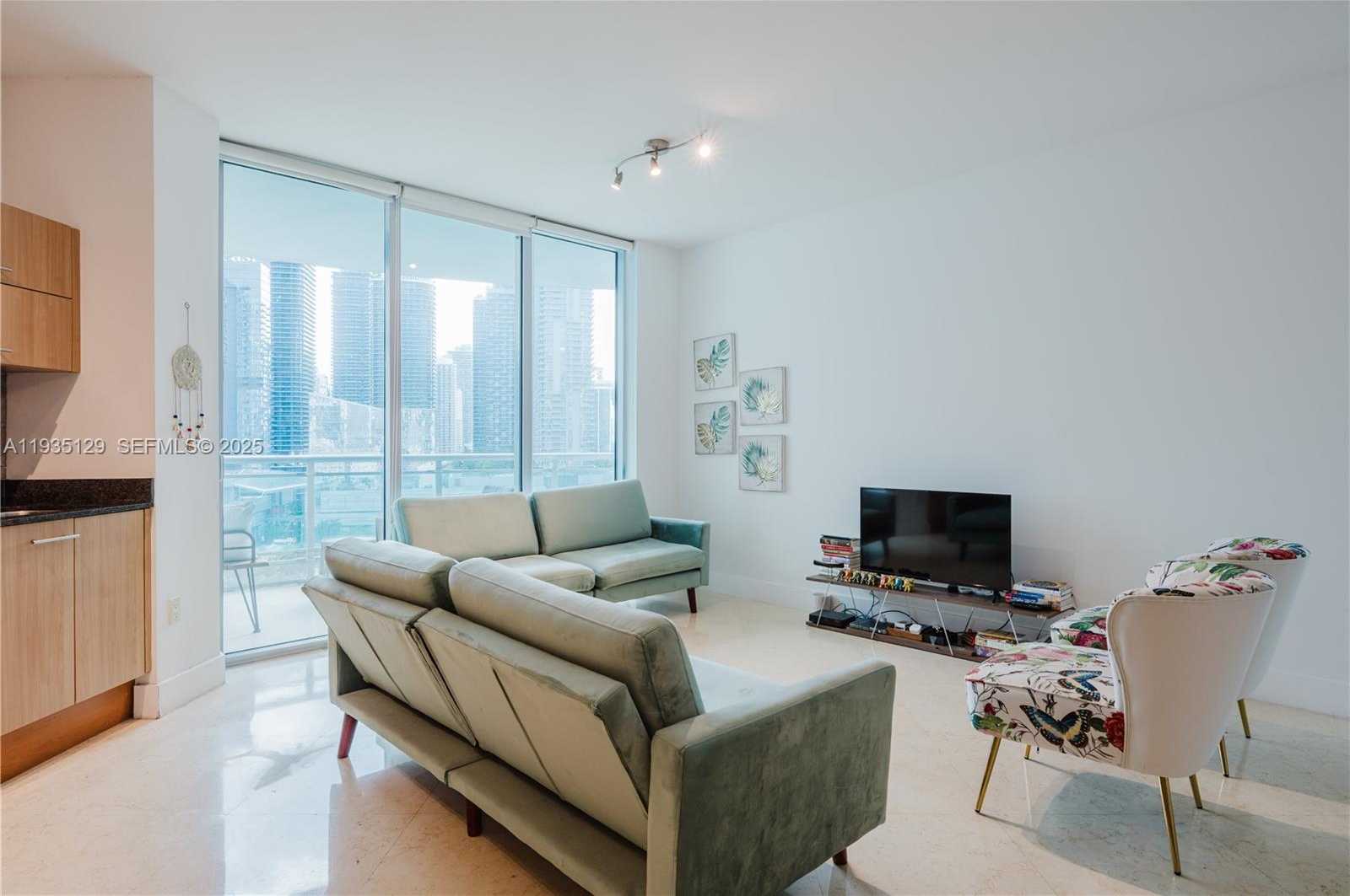 Small Image of 350 SOUTH MIAMI AVE #1814, Miami Number 4