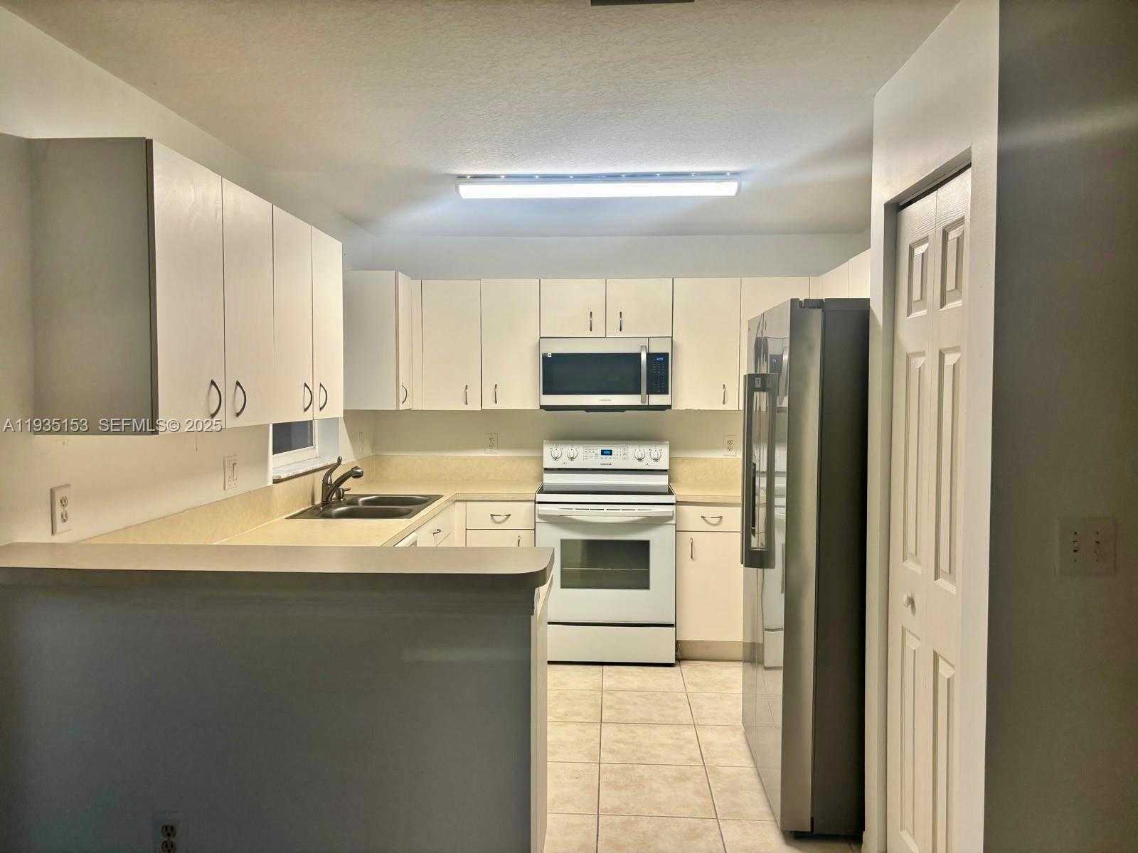 Small Image of 17151 NORTH WEST 23RD ST #17151, Pembroke Pines Number 4