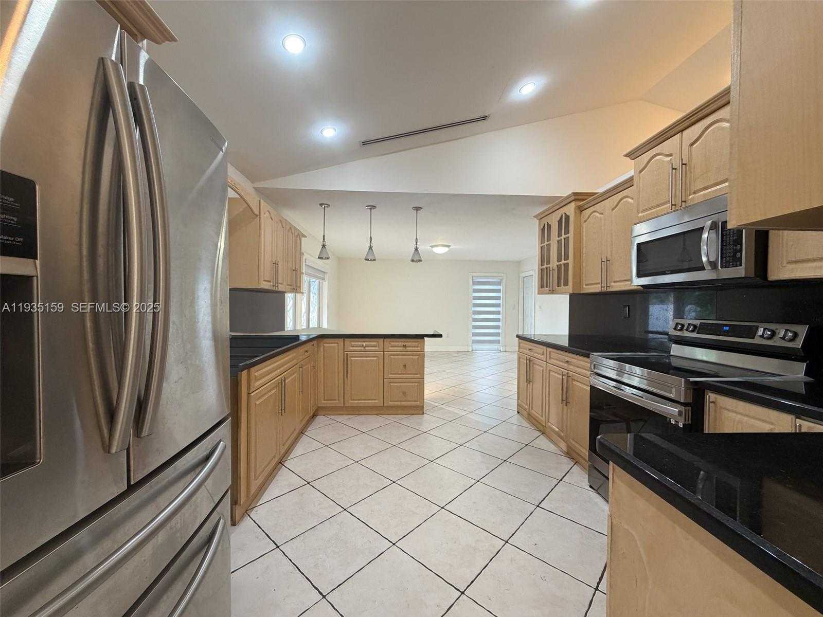 Small Image of 12250 SOUTH WEST 2ND ST, Miami Number 10