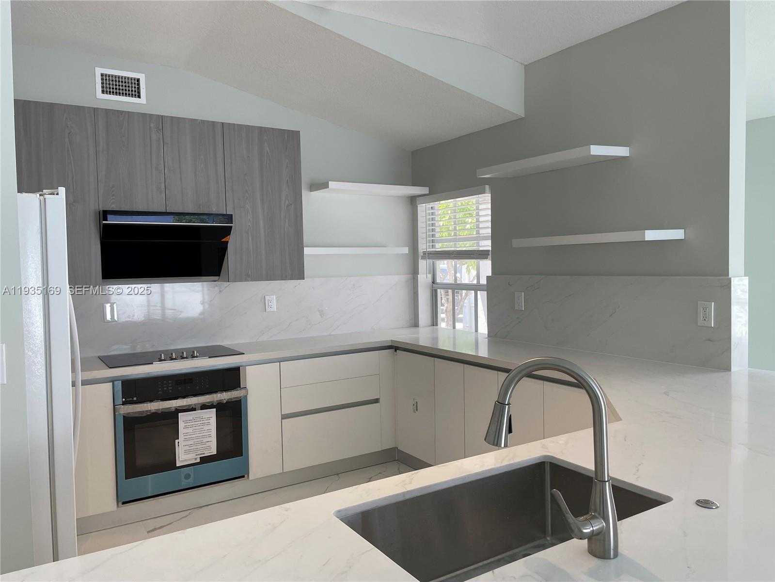 Small Image of 1775 NORTH WEST 166TH AVE, Pembroke Pines Number 3