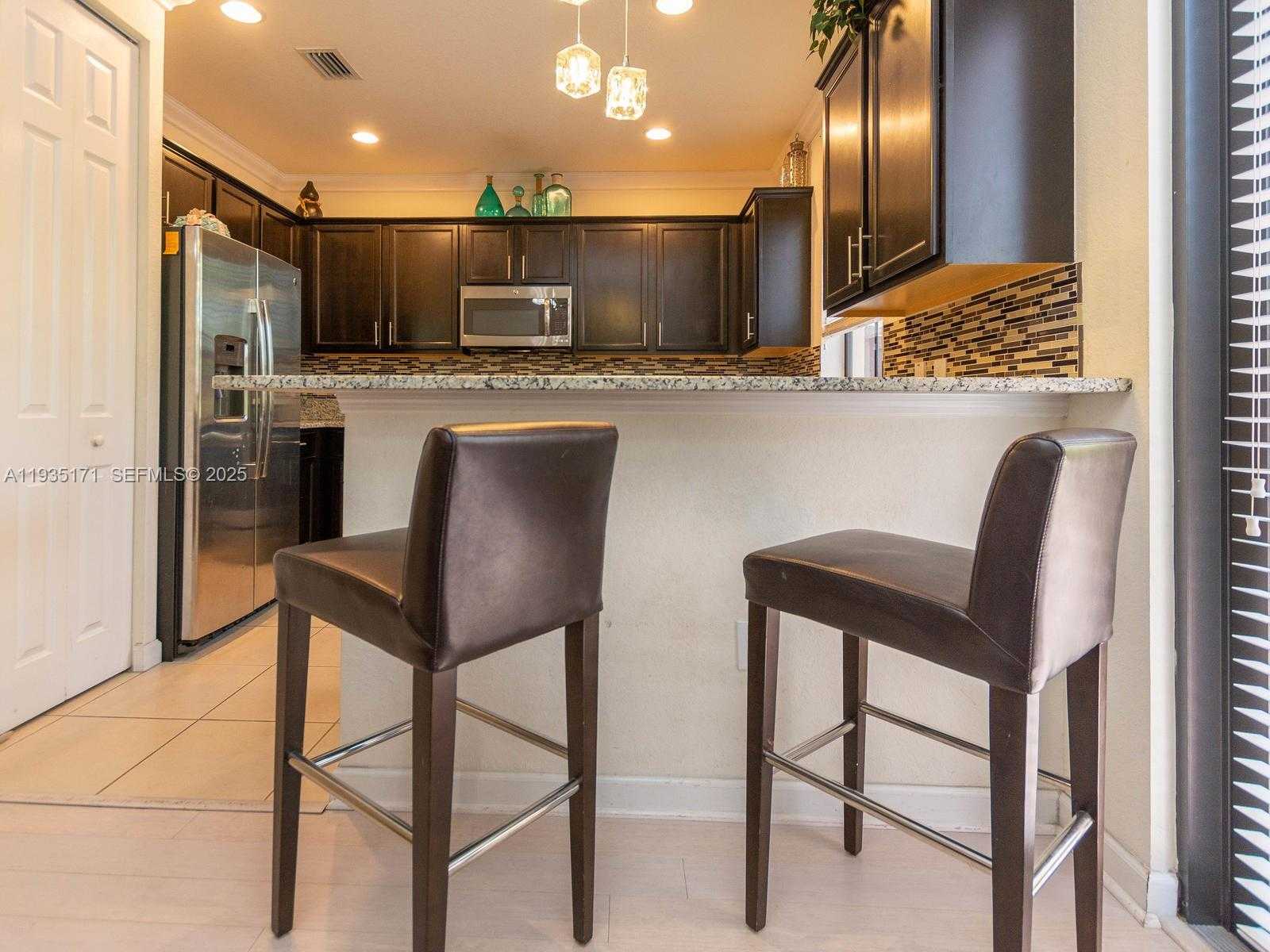 Small Image of 12320 SOUTH VILLAGE CIR #12320, Davie Number 14