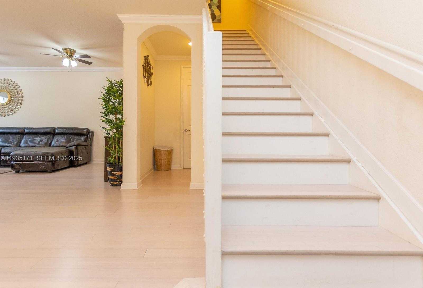 Small Image of 12320 SOUTH VILLAGE CIR #12320, Davie Number 16