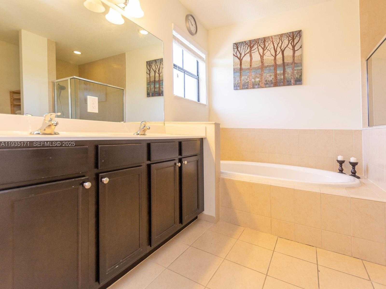 Small Image of 12320 SOUTH VILLAGE CIR #12320, Davie Number 18