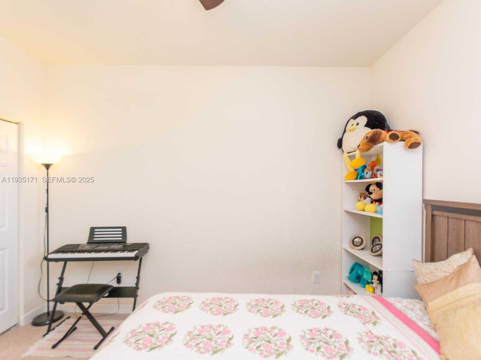 Small Image of 12320 SOUTH VILLAGE CIR #12320, Davie Number 21