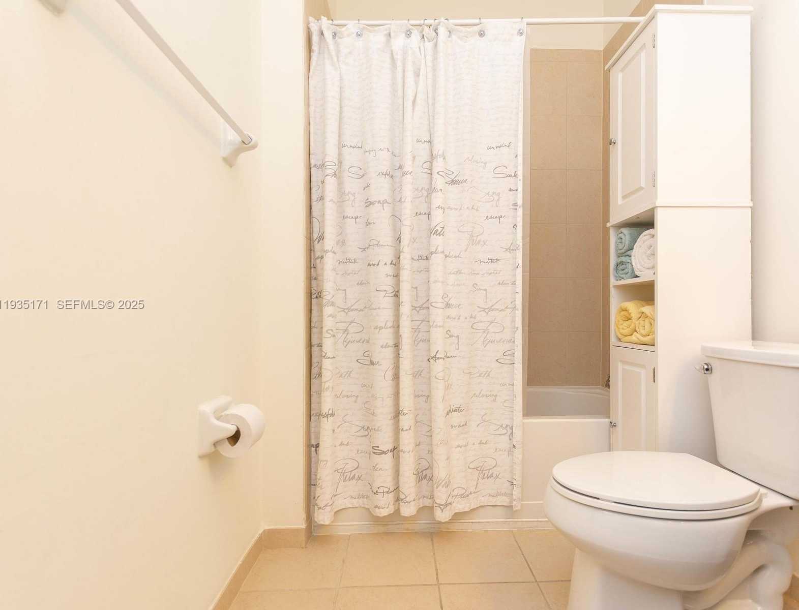 Small Image of 12320 SOUTH VILLAGE CIR #12320, Davie Number 23