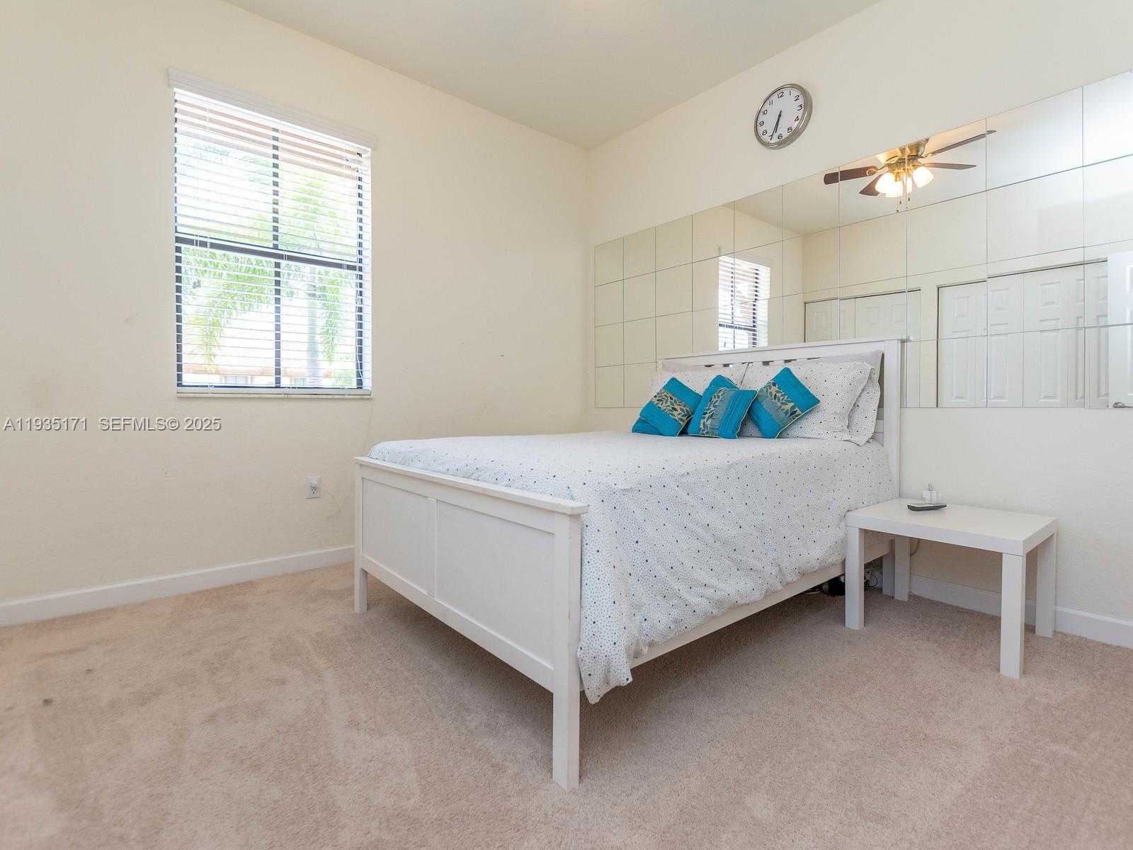 Small Image of 12320 SOUTH VILLAGE CIR #12320, Davie Number 24