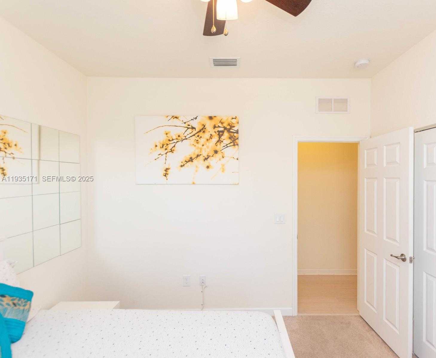 Small Image of 12320 SOUTH VILLAGE CIR #12320, Davie Number 25