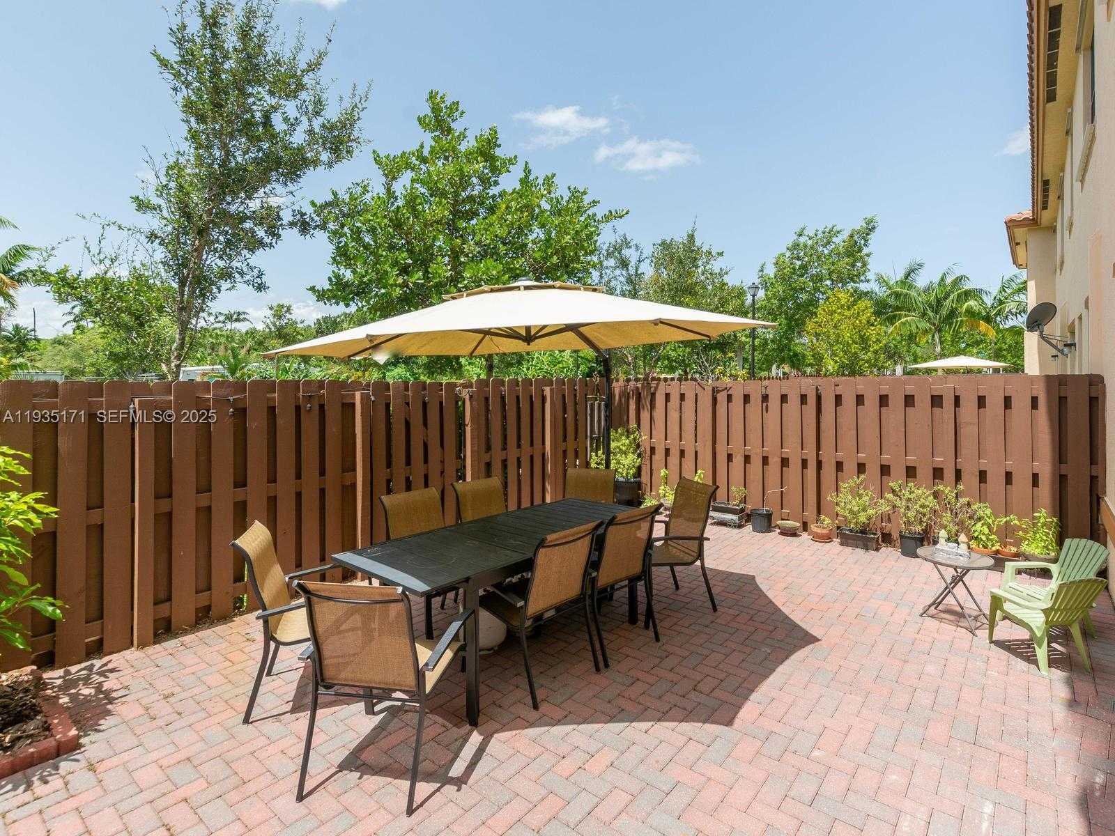 Small Image of 12320 SOUTH VILLAGE CIR #12320, Davie Number 28