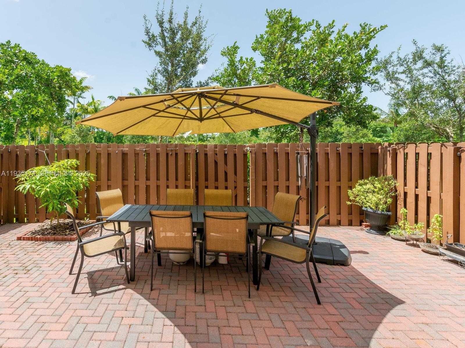 Small Image of 12320 SOUTH VILLAGE CIR #12320, Davie Number 29