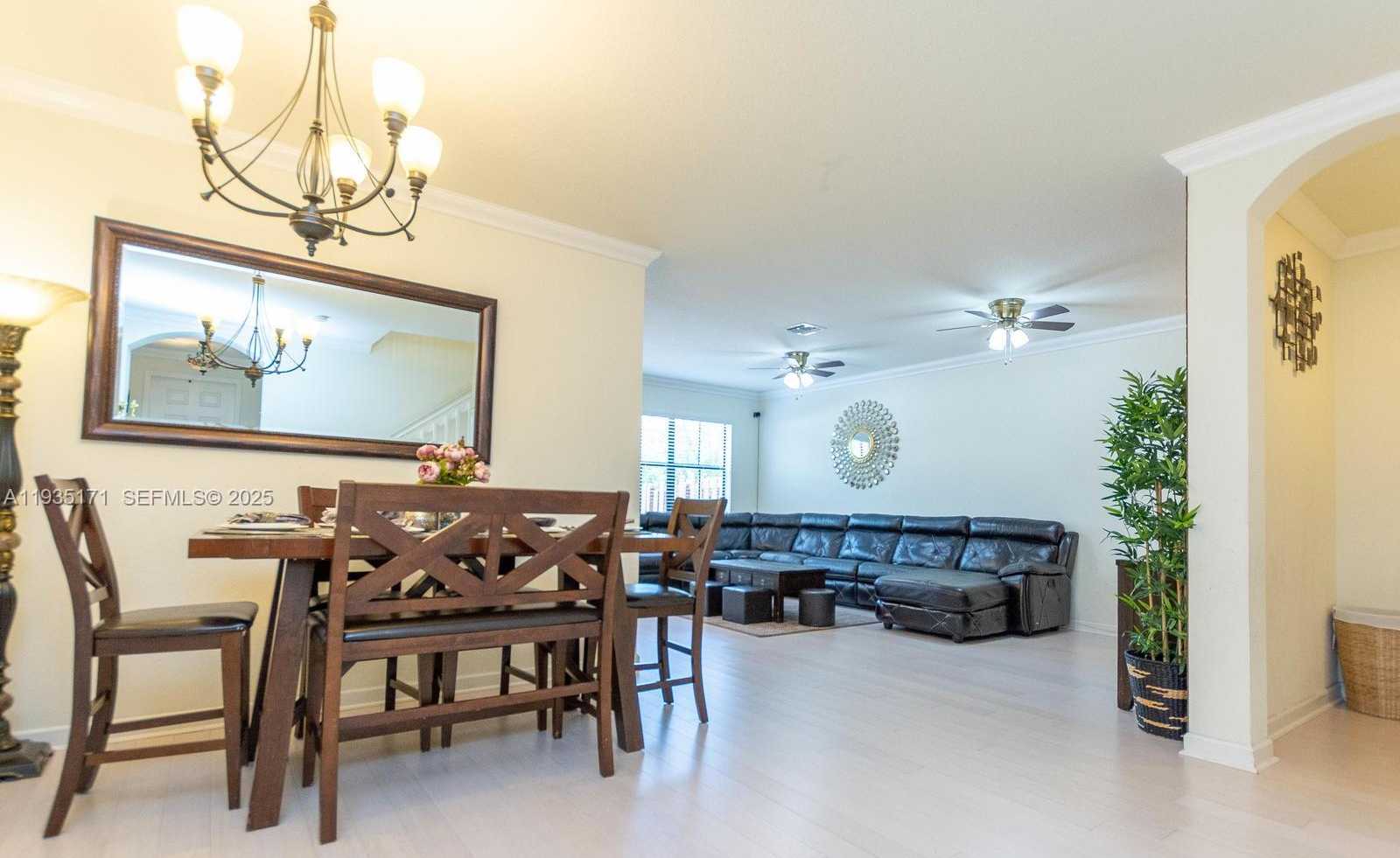 Small Image of 12320 SOUTH VILLAGE CIR #12320, Davie Number 5