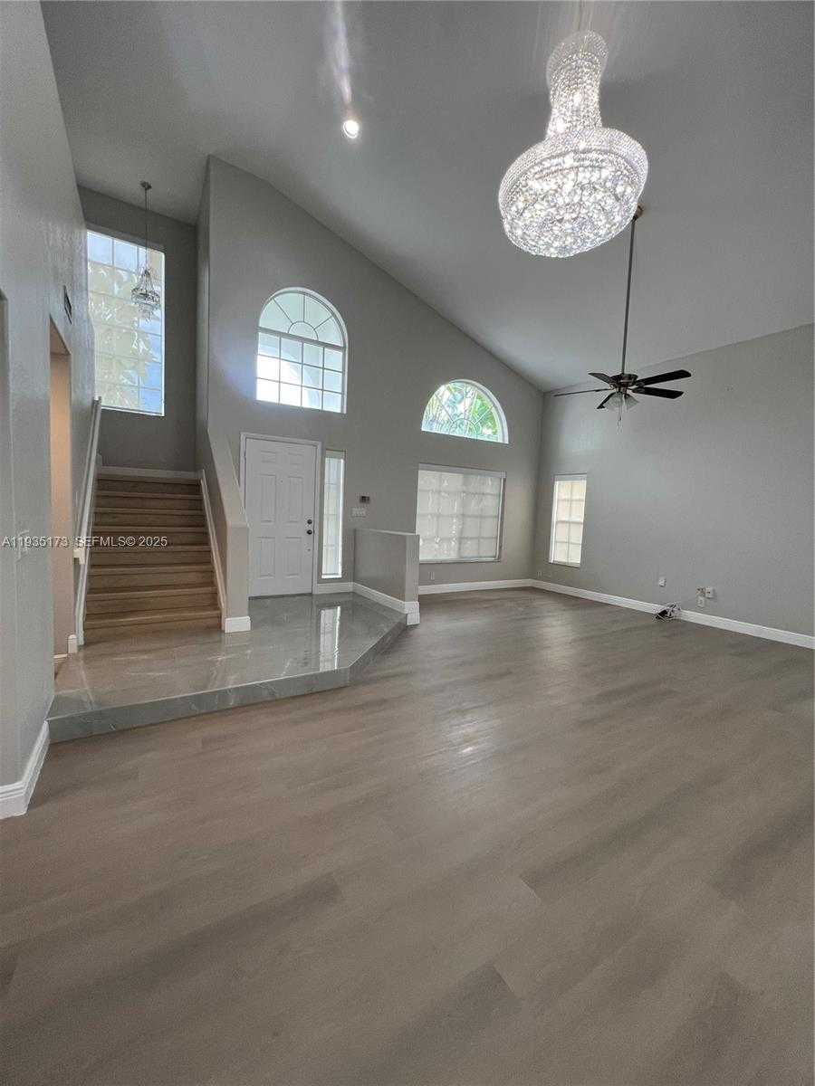 Small Image of 1075 SPYGLASS, Weston Number 3