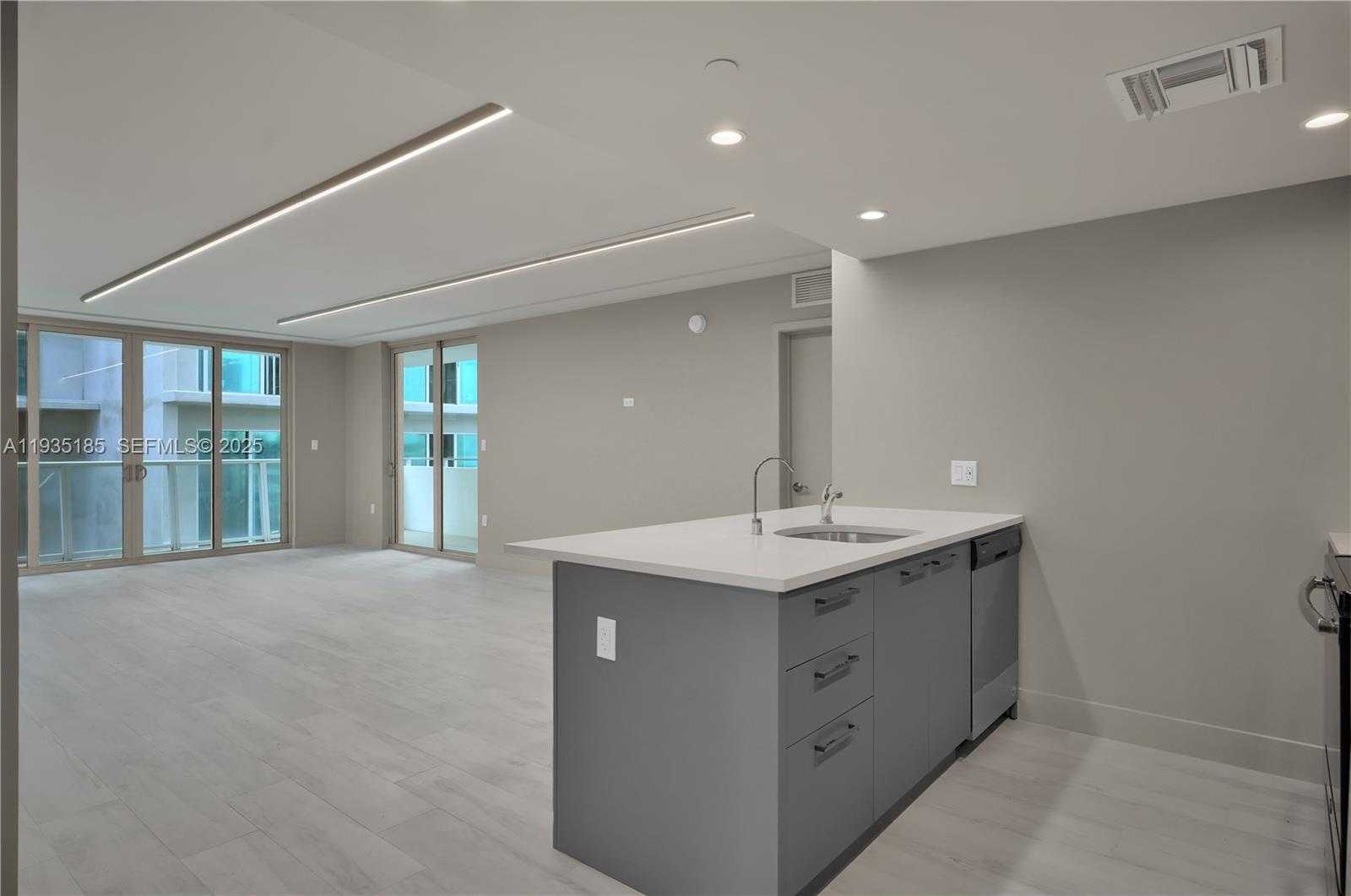 Small Image of 1150 101ST ST #503, Bay Harbor Islands Number 7