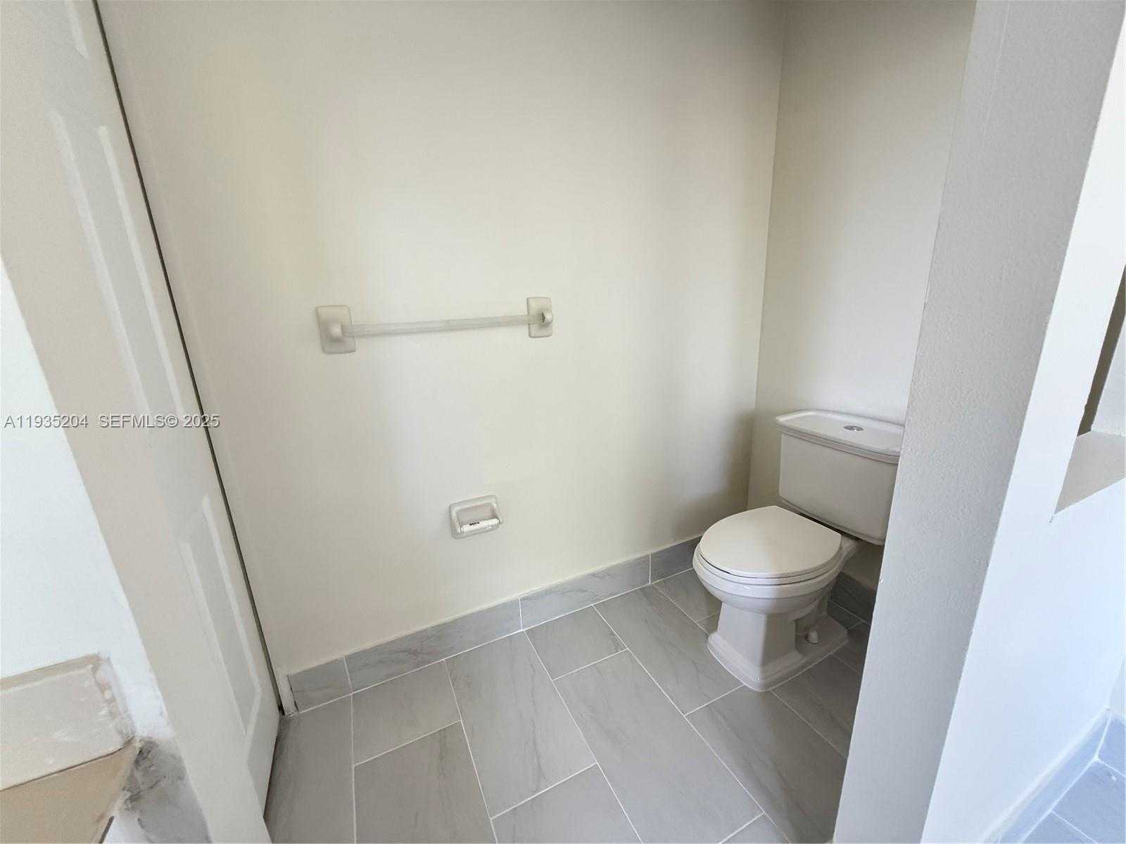 Small Image of 5081 SOUTH WEST 136TH TER, Miramar Number 11