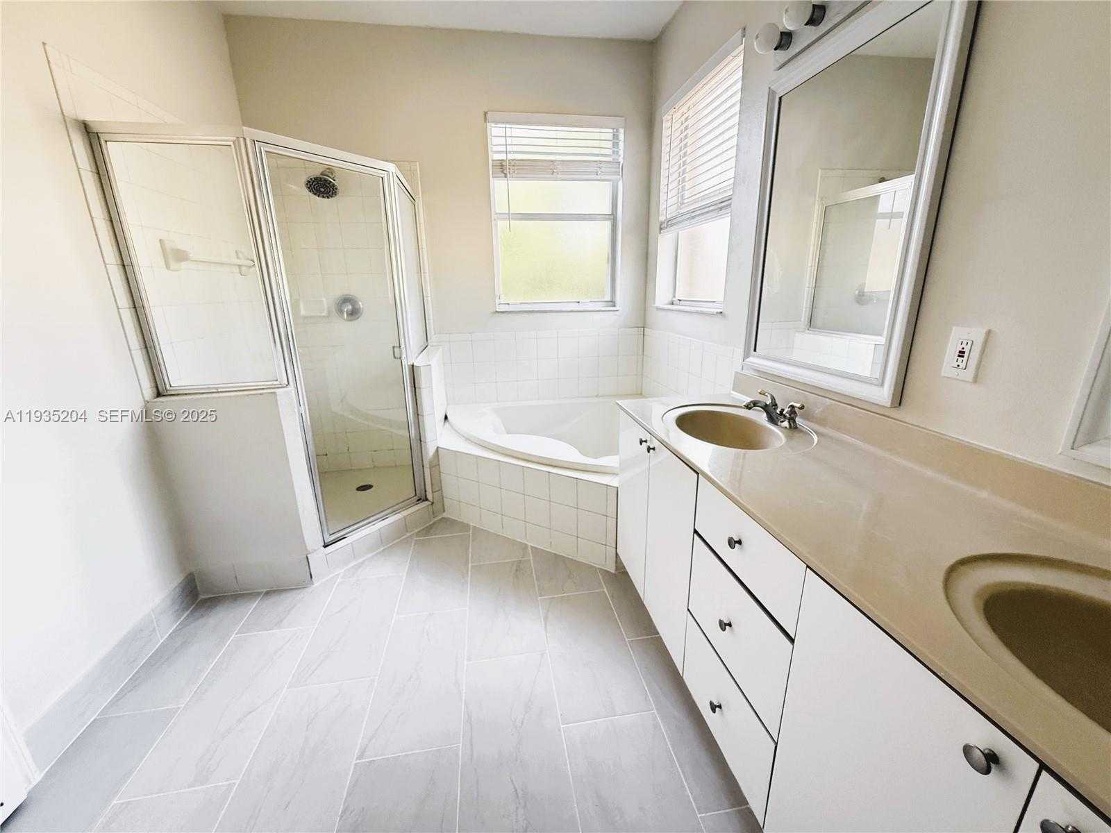 Small Image of 5081 SOUTH WEST 136TH TER, Miramar Number 12